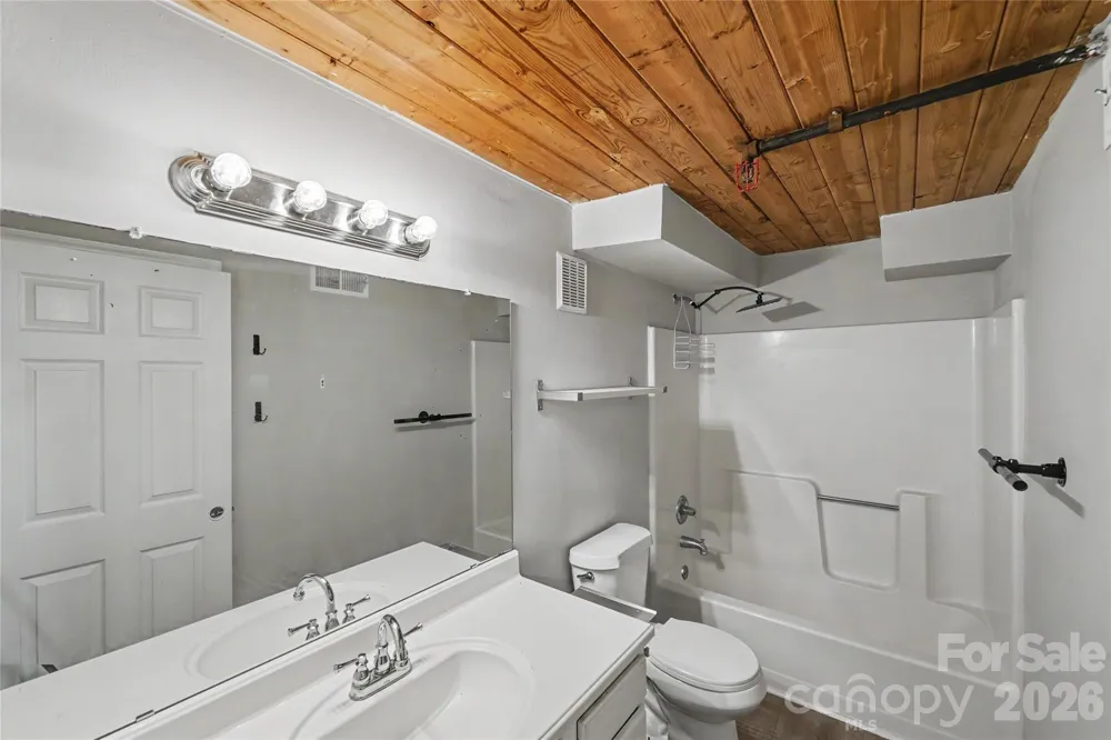 201 S Hoskins Road #316 Charlotte, NC 28208