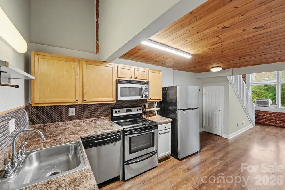 201 S Hoskins Road #316 Charlotte, NC 28208