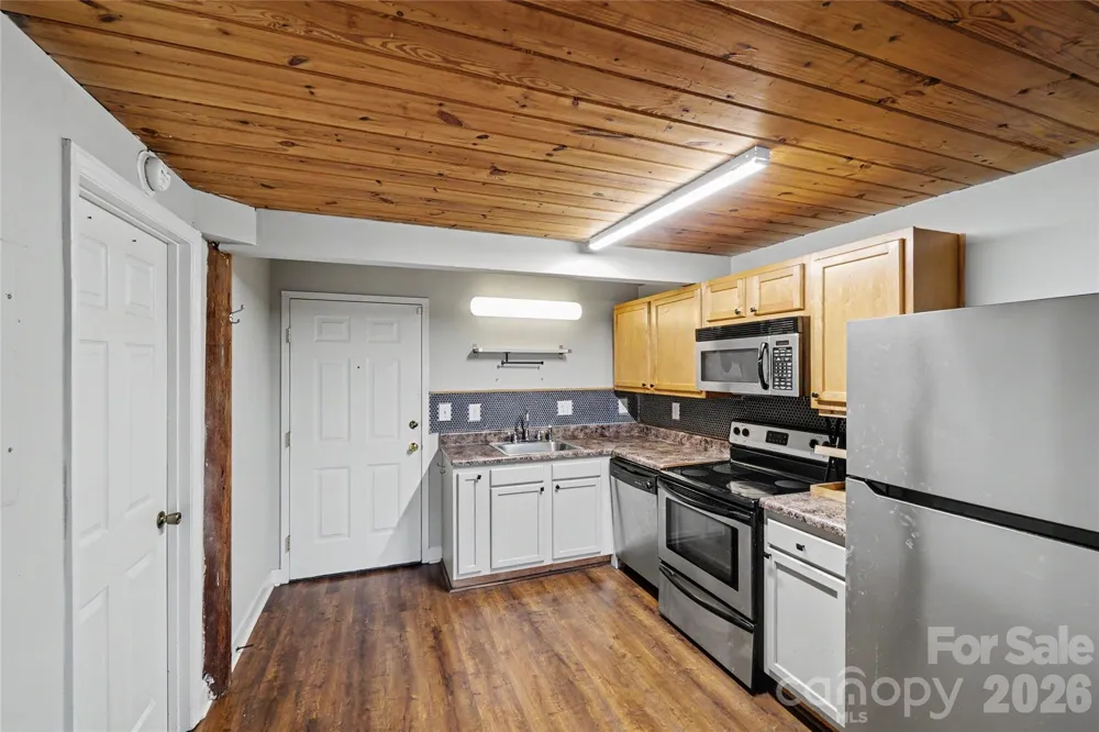201 S Hoskins Road #316 Charlotte, NC 28208