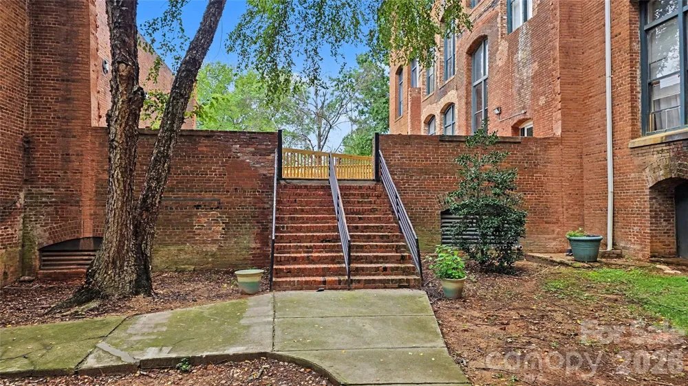 201 S Hoskins Road #316 Charlotte, NC 28208