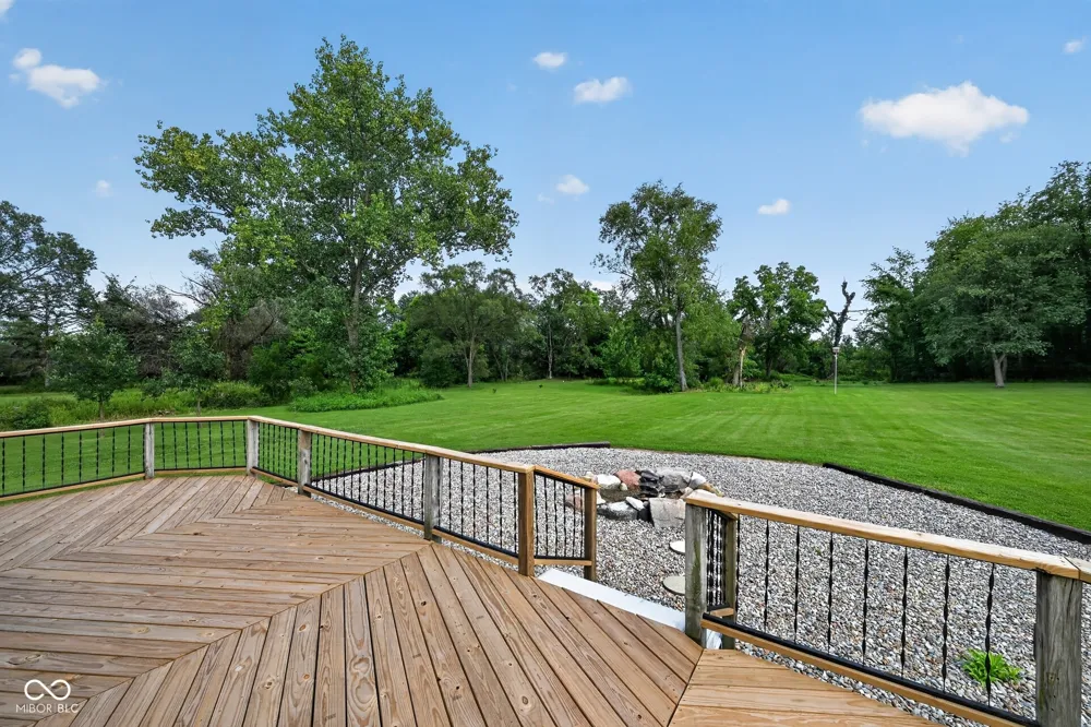 2882 E State Road 2 Rolling Prairie, IN 46371