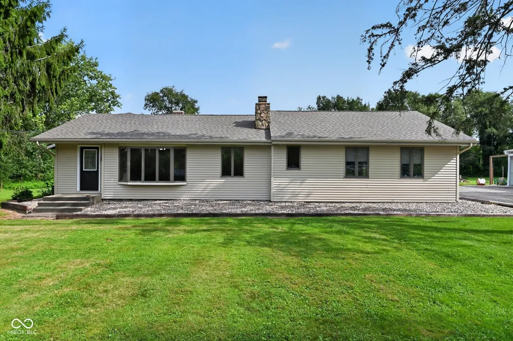 2882 E State Road 2 Rolling Prairie, IN 46371