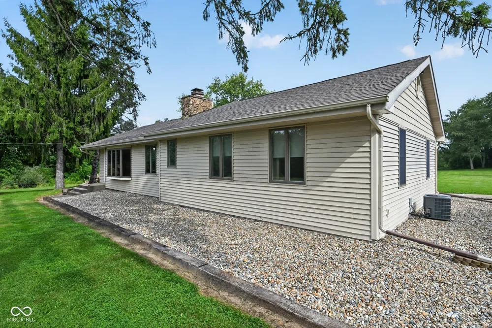 2882 E State Road 2 Rolling Prairie, IN 46371