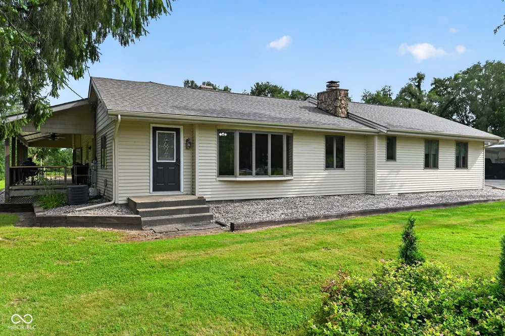 2882 E State Road 2 Rolling Prairie, IN 46371