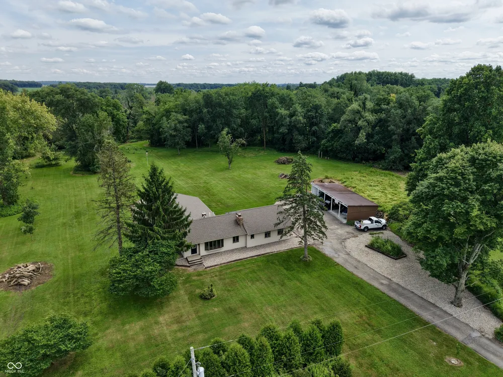 2882 E State Road 2 Rolling Prairie, IN 46371