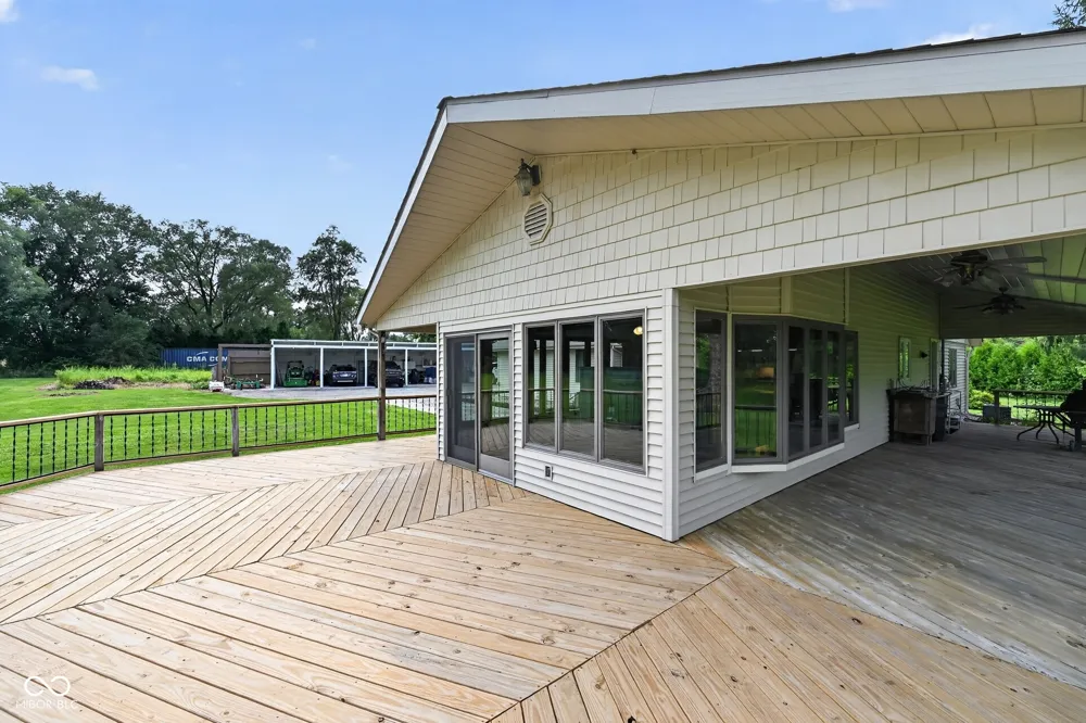 2882 E State Road 2 Rolling Prairie, IN 46371