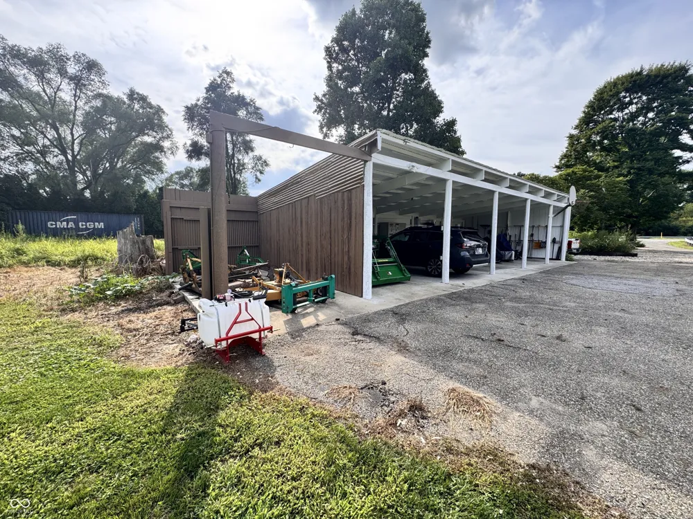 2882 E State Road 2 Rolling Prairie, IN 46371