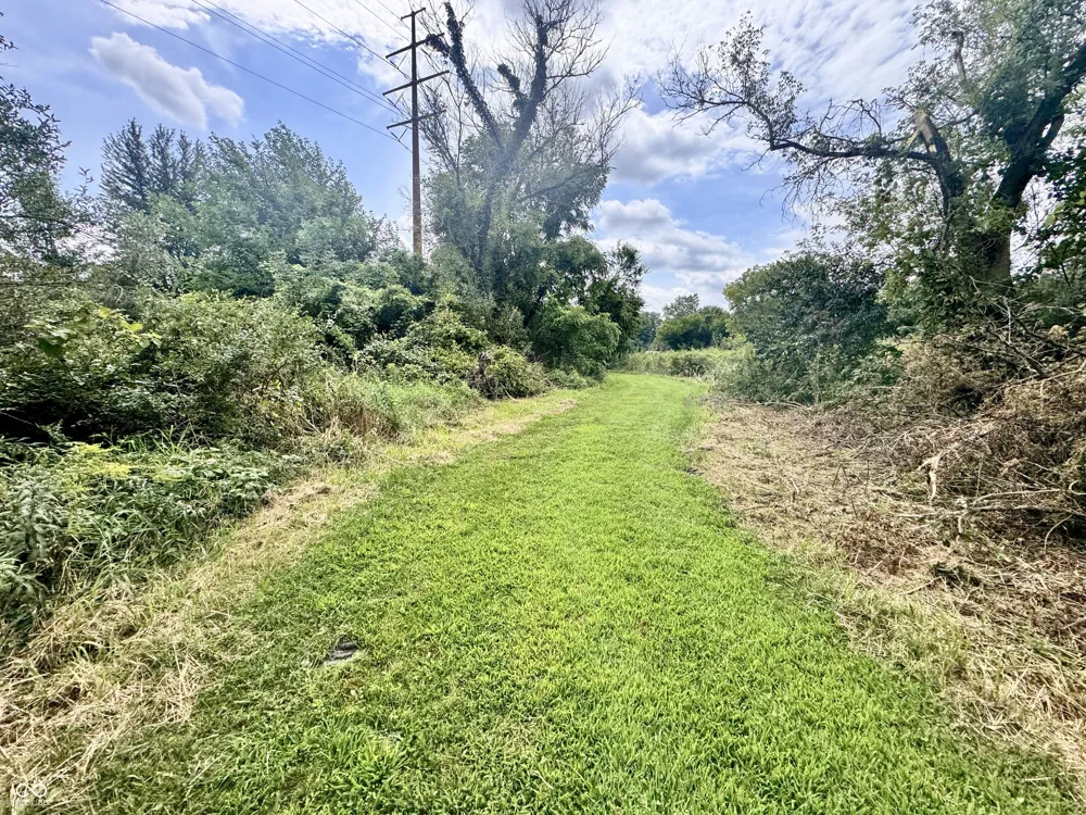 2882 E State Road 2 Rolling Prairie, IN 46371