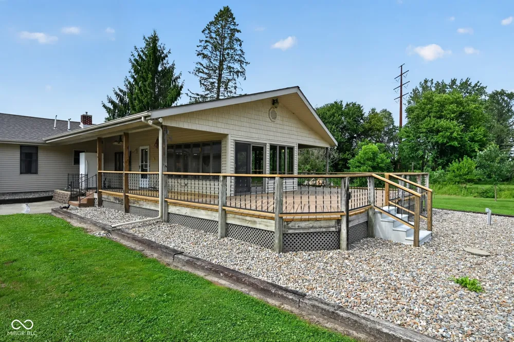 2882 E State Road 2 Rolling Prairie, IN 46371