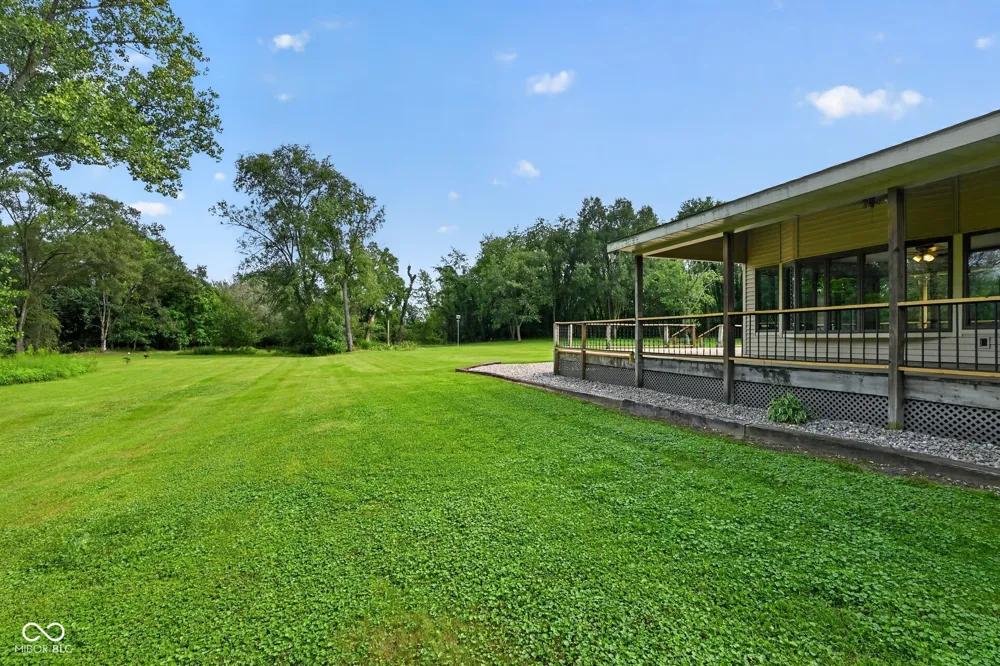 2882 E State Road 2 Rolling Prairie, IN 46371