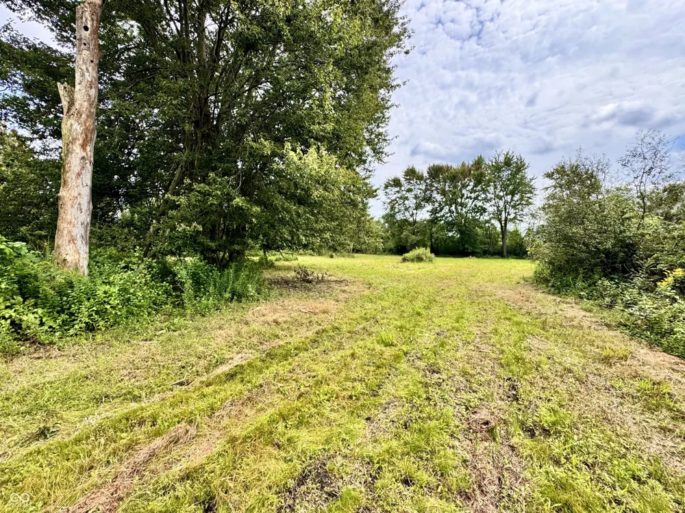 2882 E State Road 2 Rolling Prairie, IN 46371