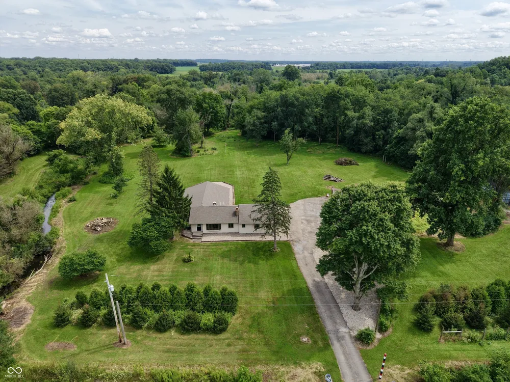 2882 E State Road 2 Rolling Prairie, IN 46371