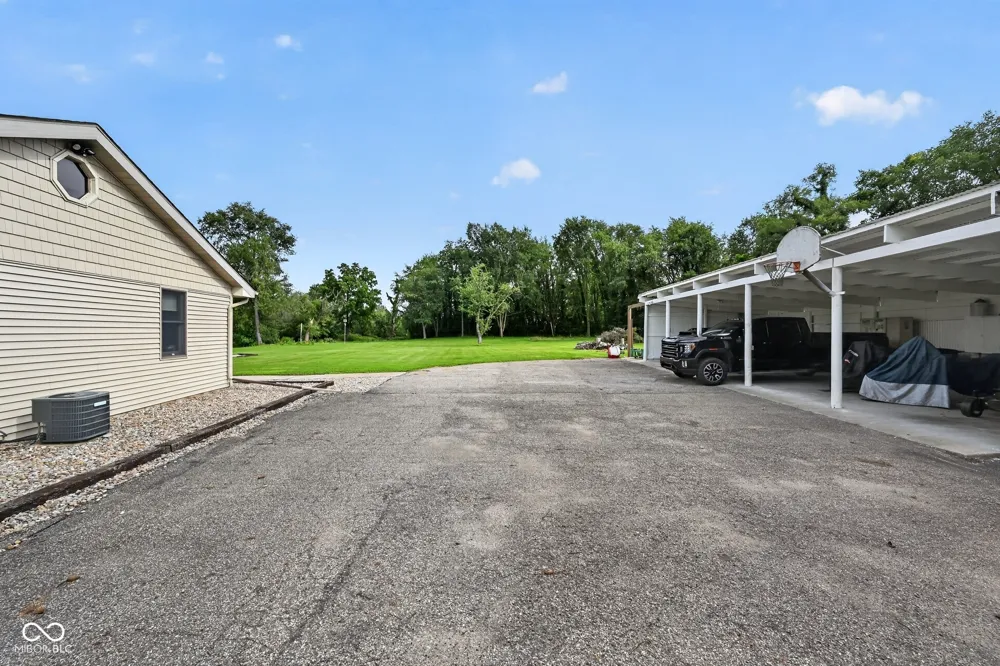 2882 E State Road 2 Rolling Prairie, IN 46371