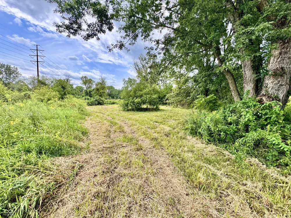 2882 E State Road 2 Rolling Prairie, IN 46371