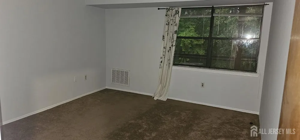 1909 Raspberry Court Edison, NJ 08817