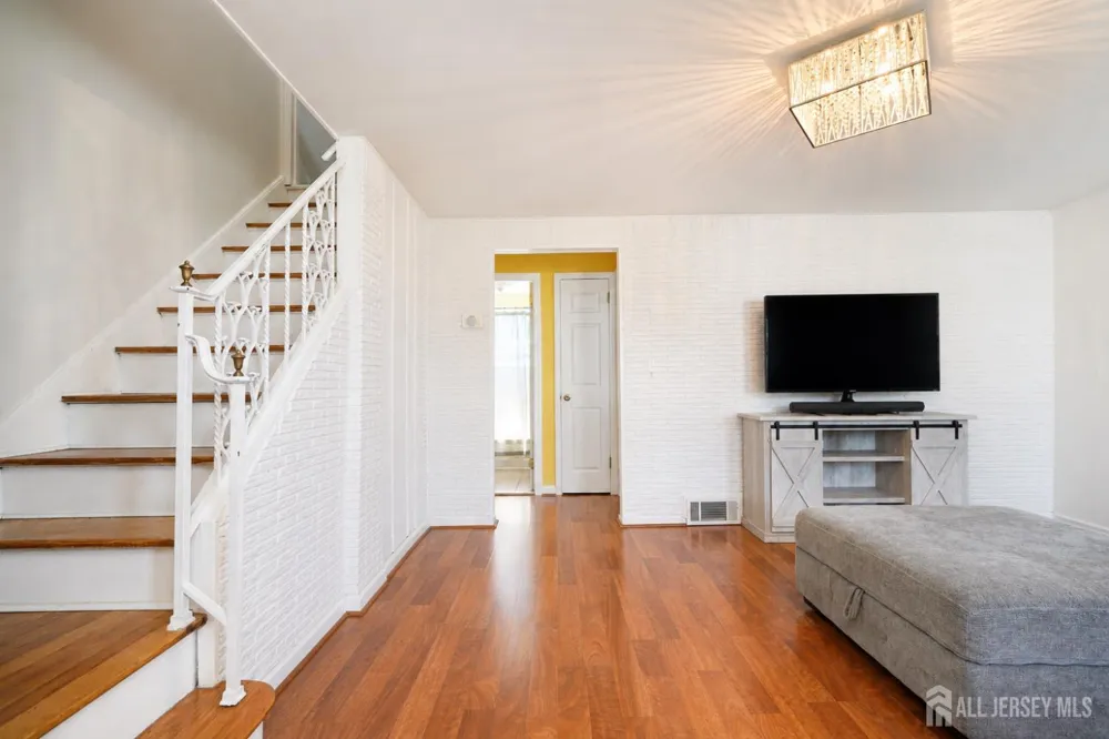 217 Bergen Street Woodbridge Proper, NJ 07095