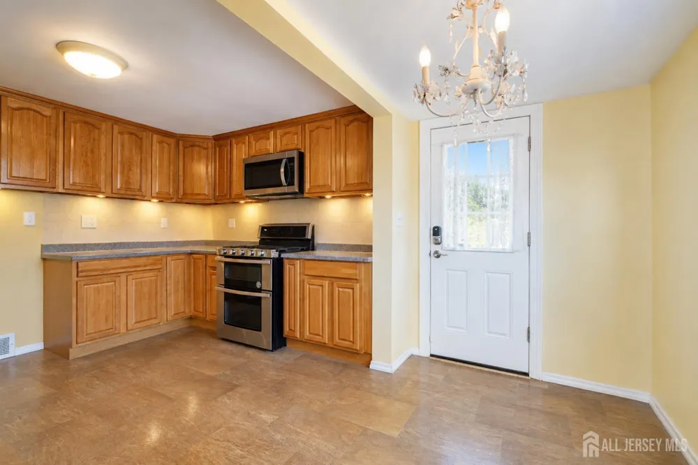 217 Bergen Street Woodbridge Proper, NJ 07095