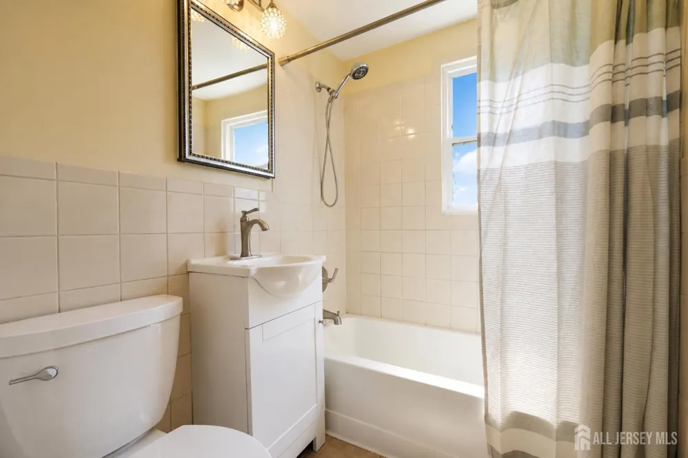 217 Bergen Street Woodbridge Proper, NJ 07095