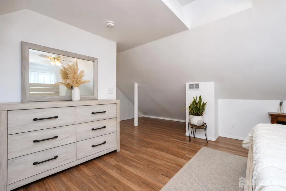 217 Bergen Street Woodbridge Proper, NJ 07095