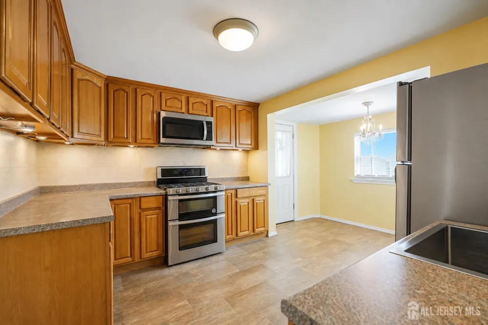 217 Bergen Street Woodbridge Proper, NJ 07095