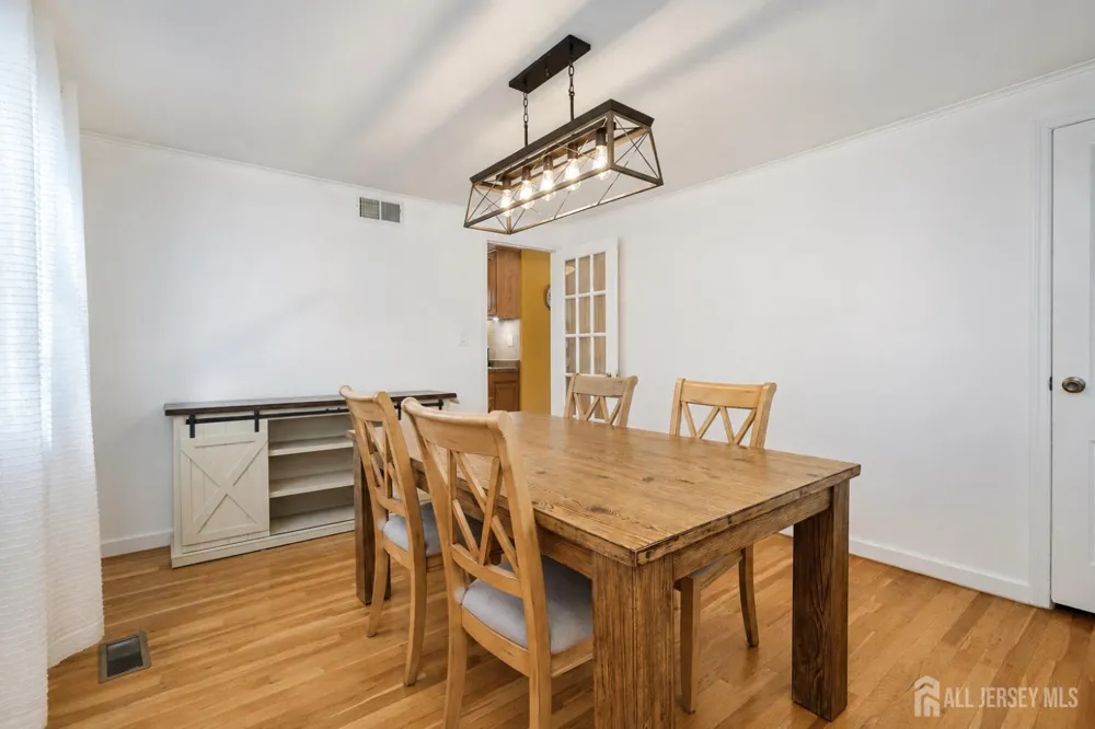 217 Bergen Street Woodbridge Proper, NJ 07095