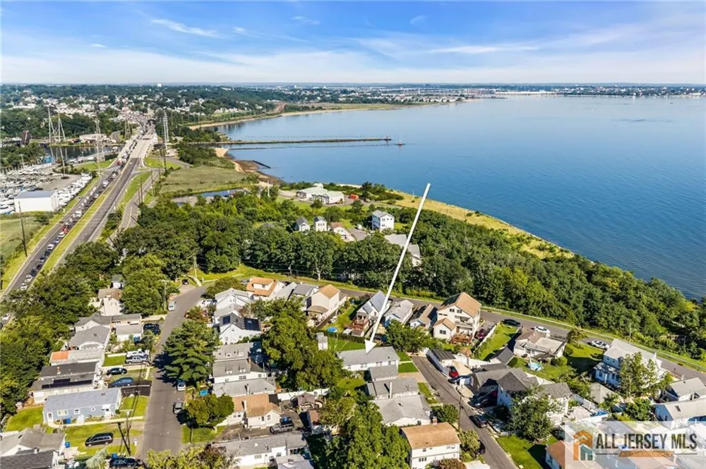 94 Neptune Place South Amboy, NJ 08879