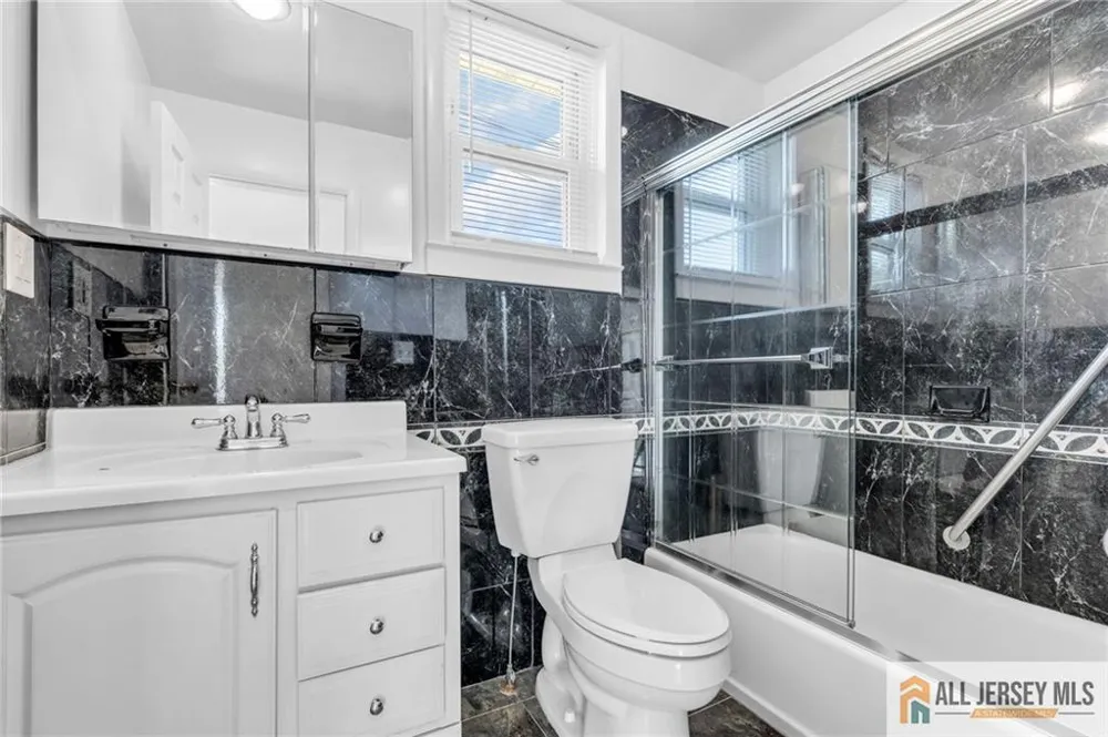 94 Neptune Place South Amboy, NJ 08879