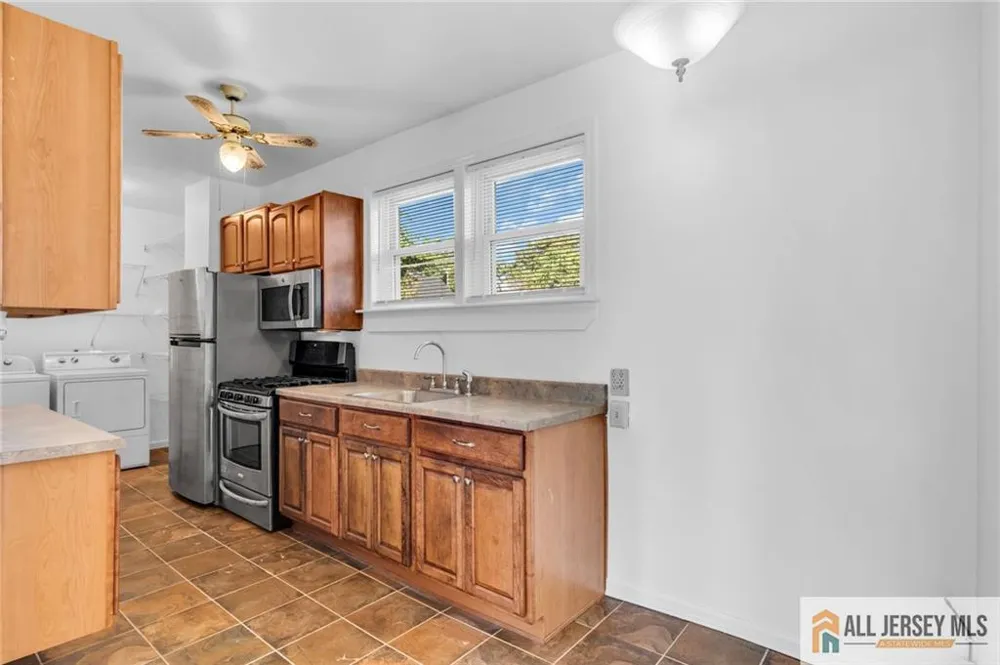 94 Neptune Place South Amboy, NJ 08879