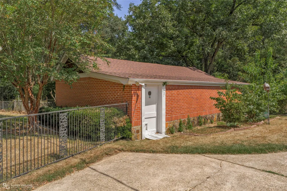 805 Arkansas Street Springhill, LA 71075