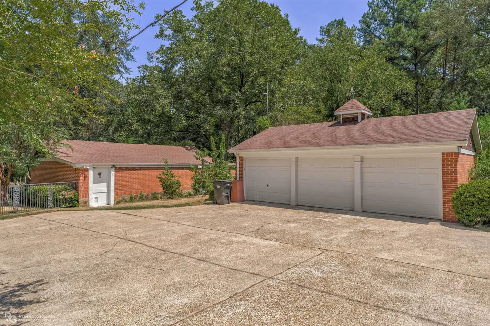 805 Arkansas Street Springhill, LA 71075