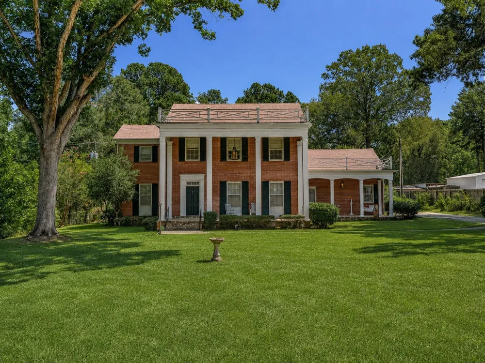 805 Arkansas Street Springhill, LA 71075