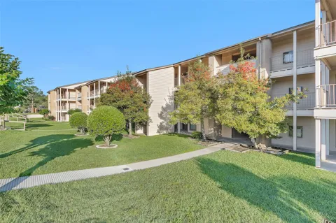 306 Lakeview Terrace Terrace #306D