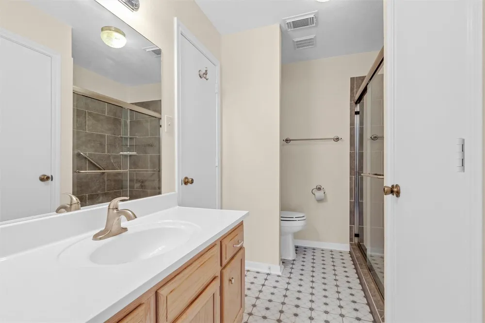 306 Lakeview Terrace Terrace #306D Montgomery, TX 77356