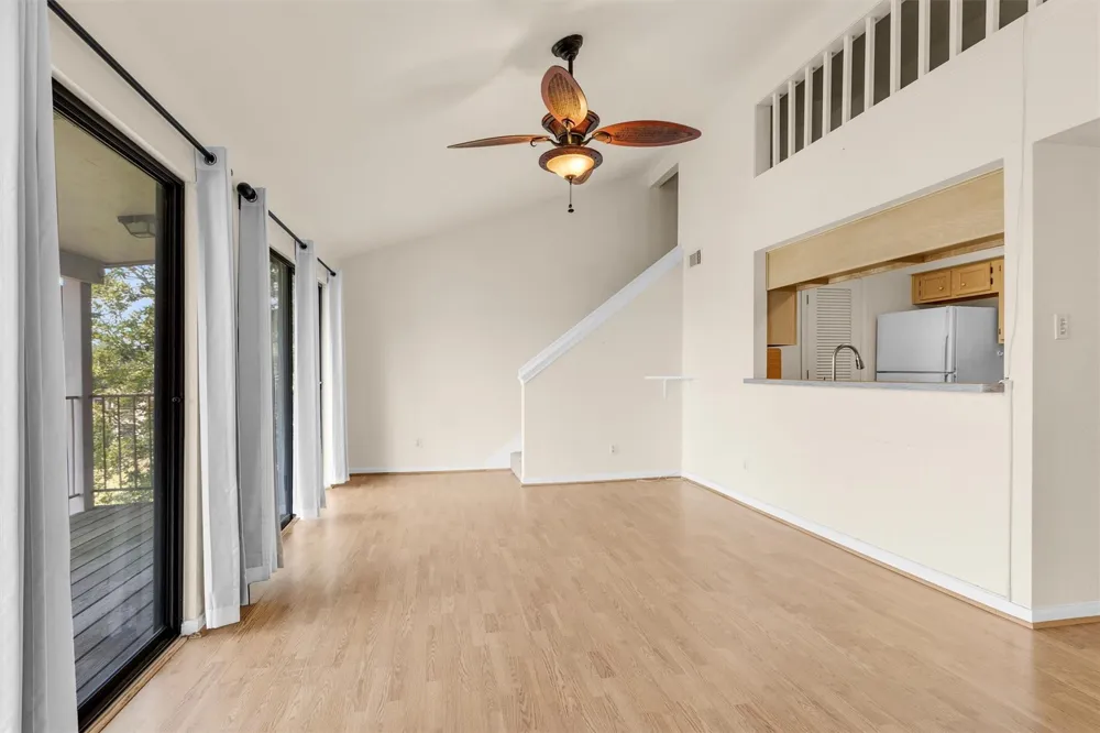 306 Lakeview Terrace Terrace #306D Montgomery, TX 77356