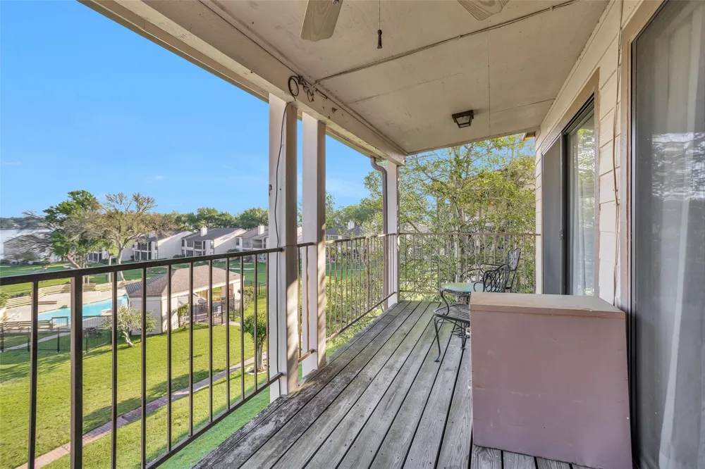 306 Lakeview Terrace Terrace #306D Montgomery, TX 77356