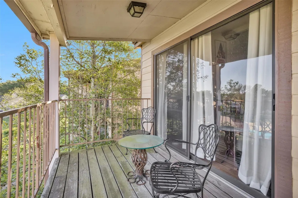 306 Lakeview Terrace Terrace #306D Montgomery, TX 77356