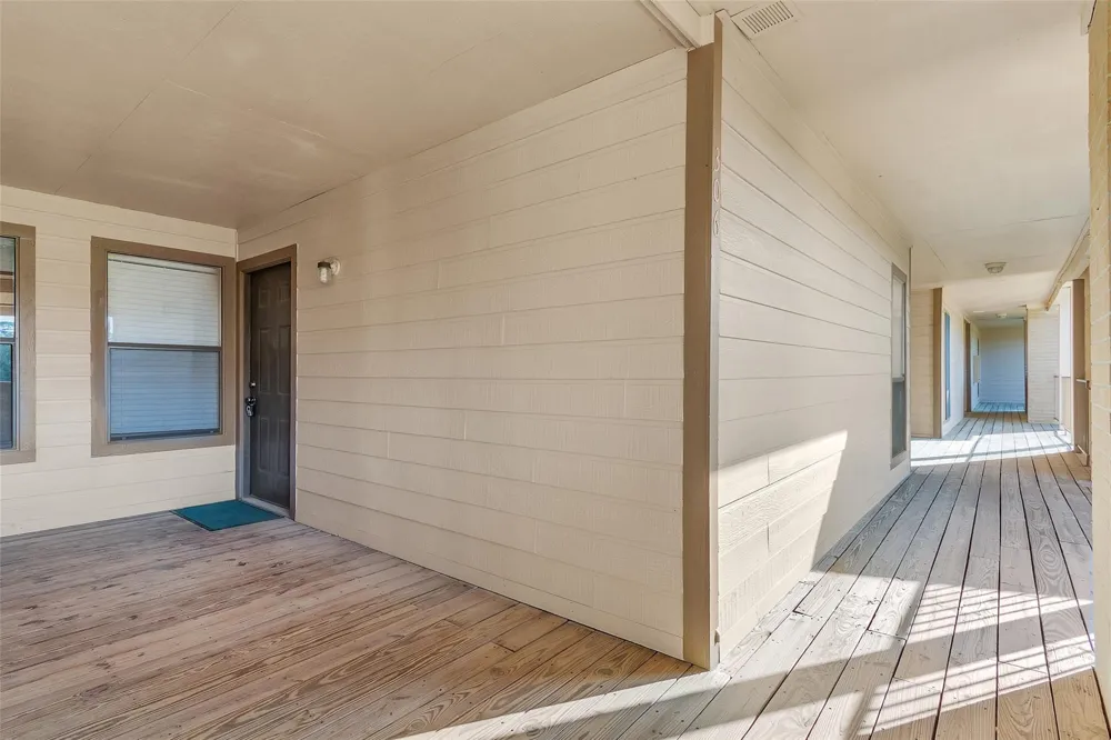 306 Lakeview Terrace Terrace #306D Montgomery, TX 77356