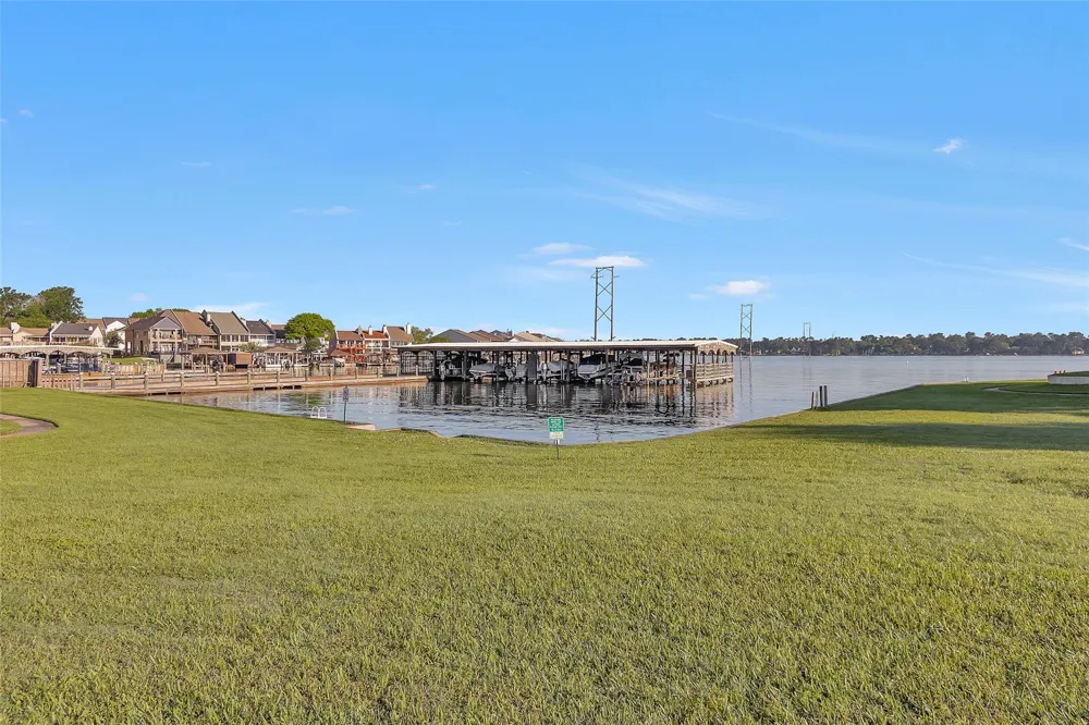 306 Lakeview Terrace Terrace #306D Montgomery, TX 77356