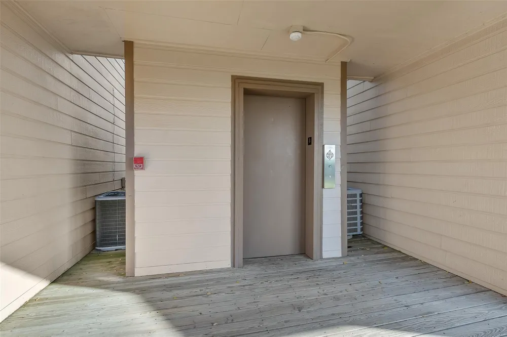 306 Lakeview Terrace Terrace #306D Montgomery, TX 77356