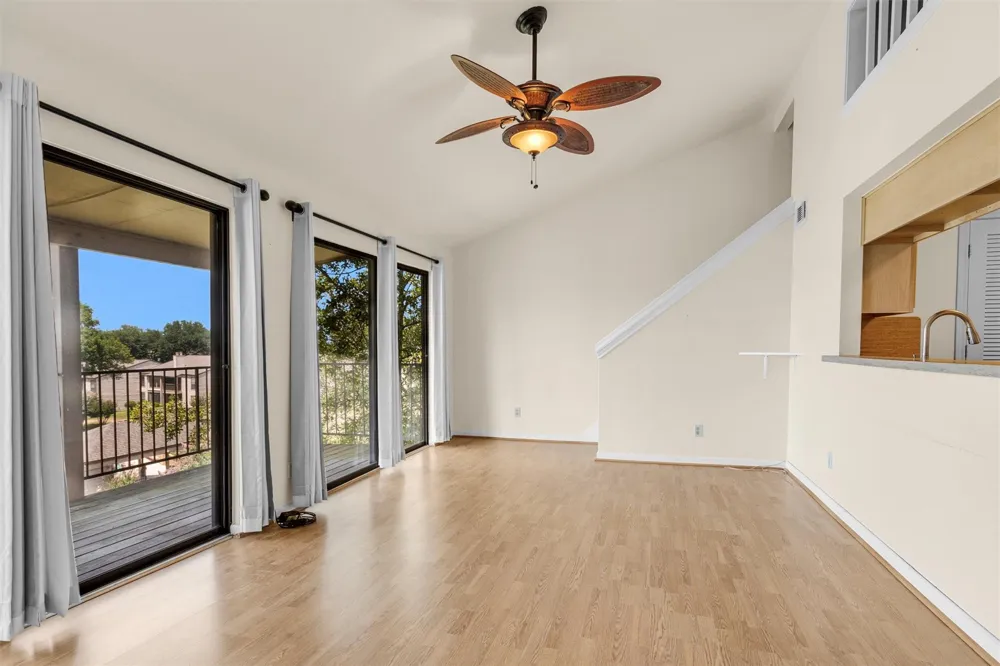 306 Lakeview Terrace Terrace #306D Montgomery, TX 77356