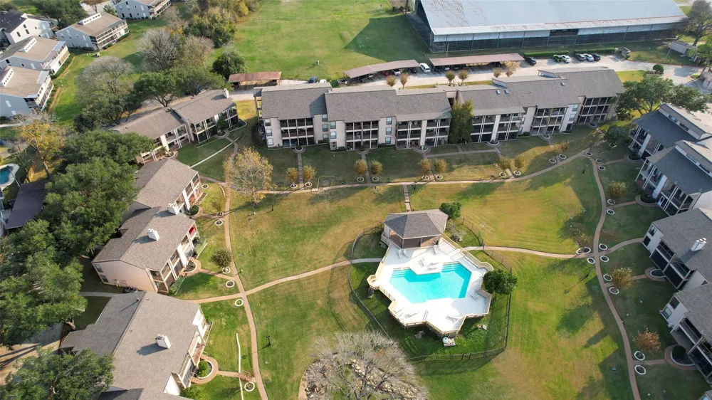 306 Lakeview Terrace Terrace #306D Montgomery, TX 77356