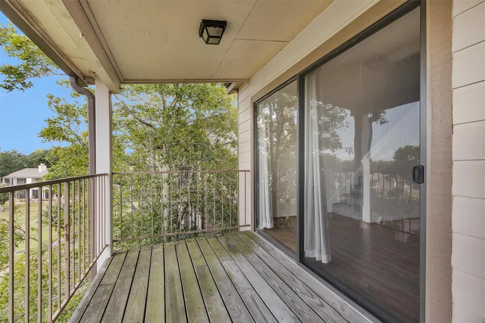 306 Lakeview Terrace Terrace #306D Montgomery, TX 77356