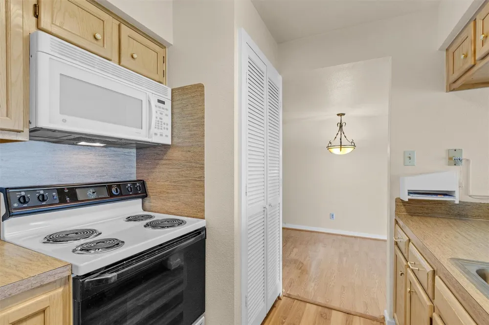 306 Lakeview Terrace Terrace #306D Montgomery, TX 77356