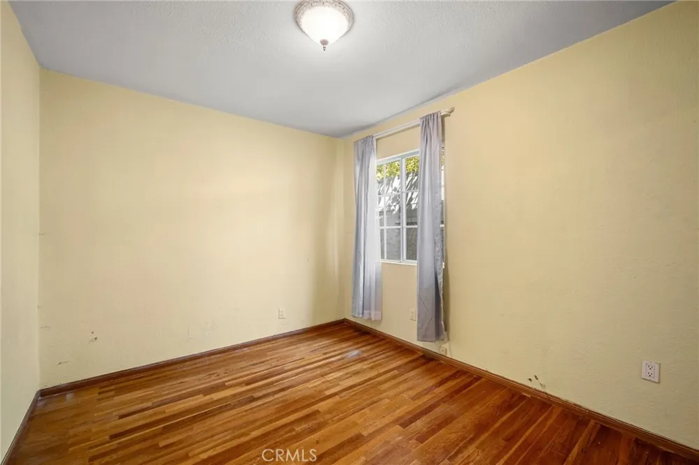 8007 Broadleaf Panorama City, CA 91402