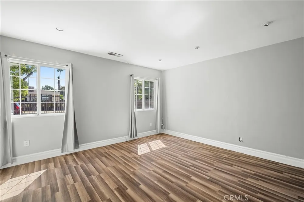 8007 Broadleaf Panorama City, CA 91402