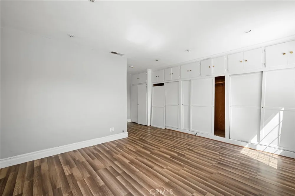 8007 Broadleaf Panorama City, CA 91402