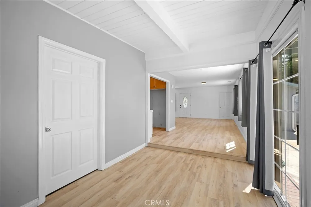 8007 Broadleaf Panorama City, CA 91402