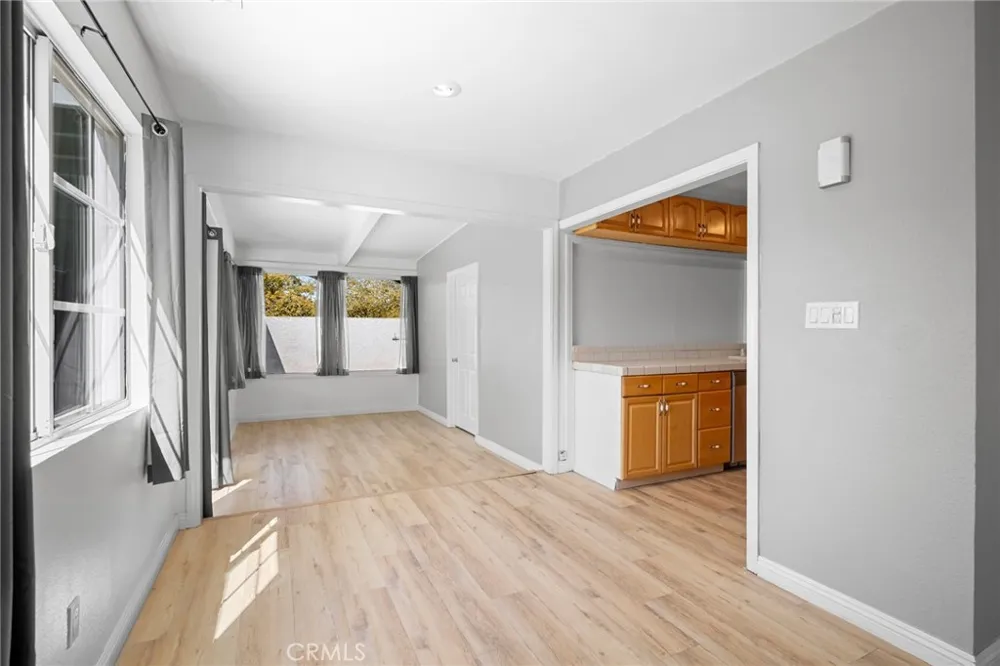 8007 Broadleaf Panorama City, CA 91402