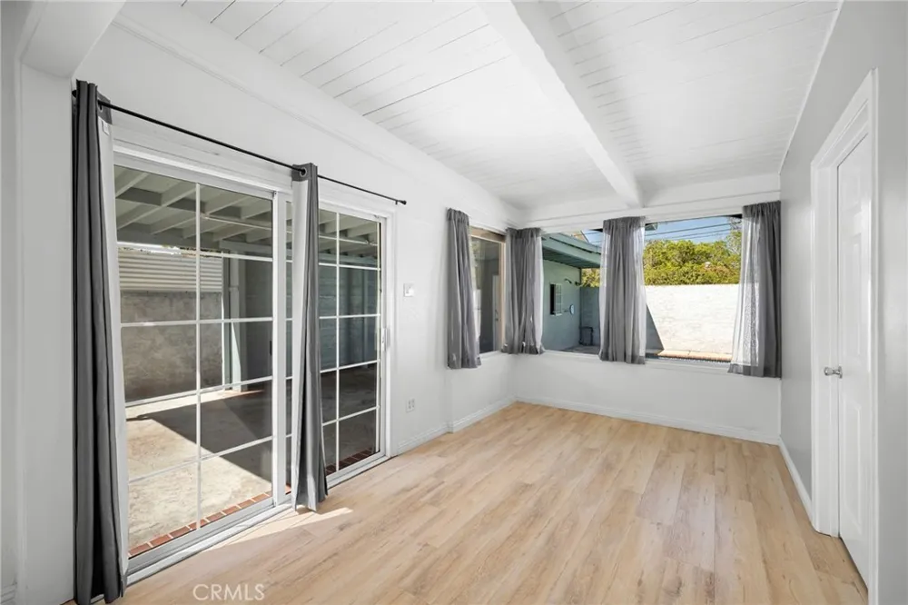 8007 Broadleaf Panorama City, CA 91402