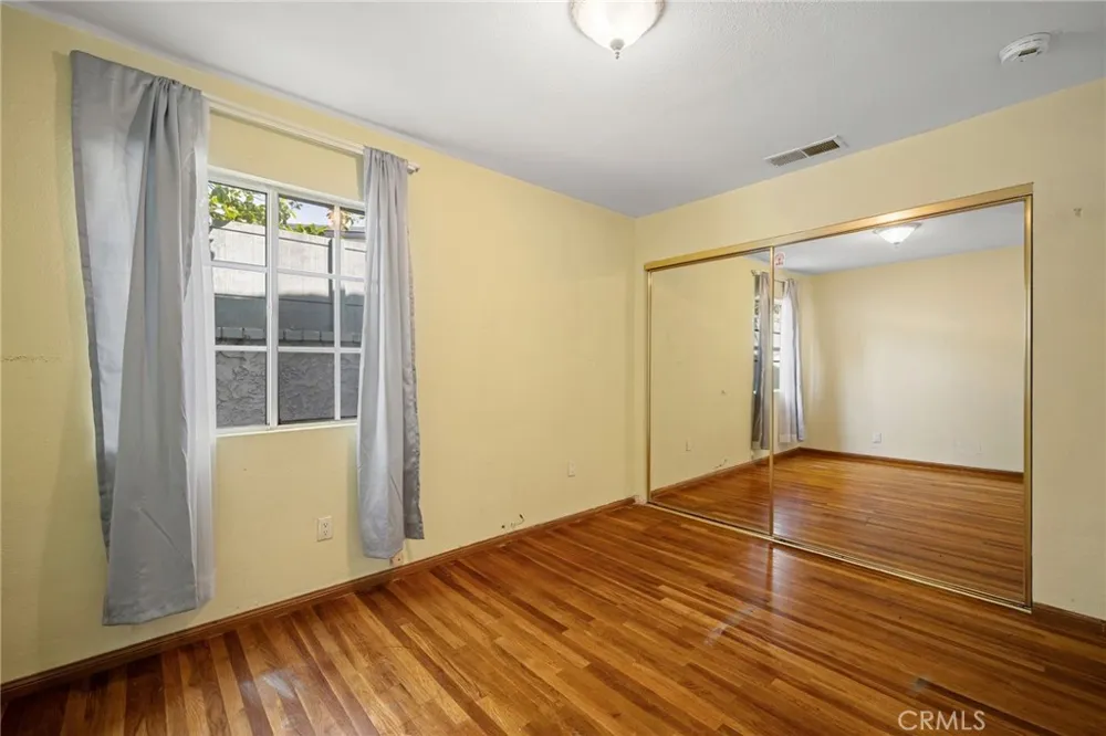 8007 Broadleaf Panorama City, CA 91402